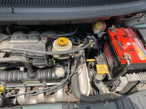 Used 2002 Dodge Caravan SE FWD image 9