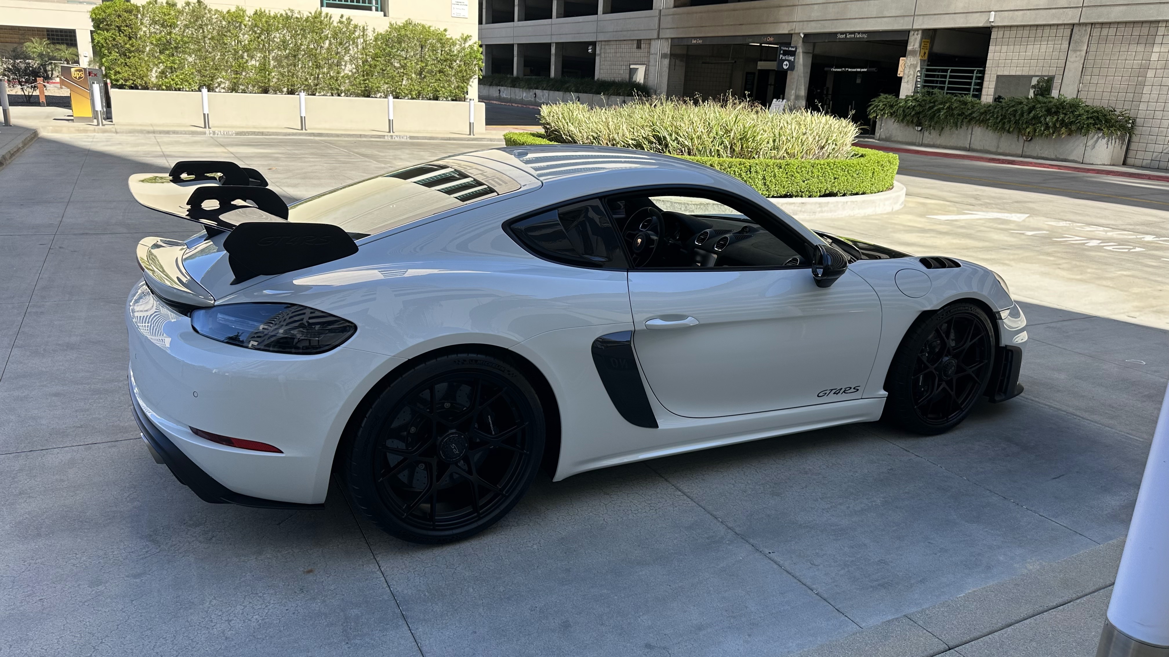 Used 2024 Porsche 718 Cayman GT4 RS RWD image 57