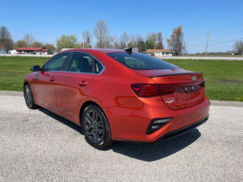 Used 2019 Kia Forte EX image 3
