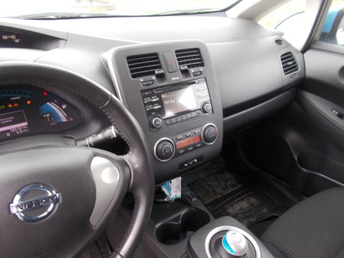 Used 2014 Nissan Leaf image 9