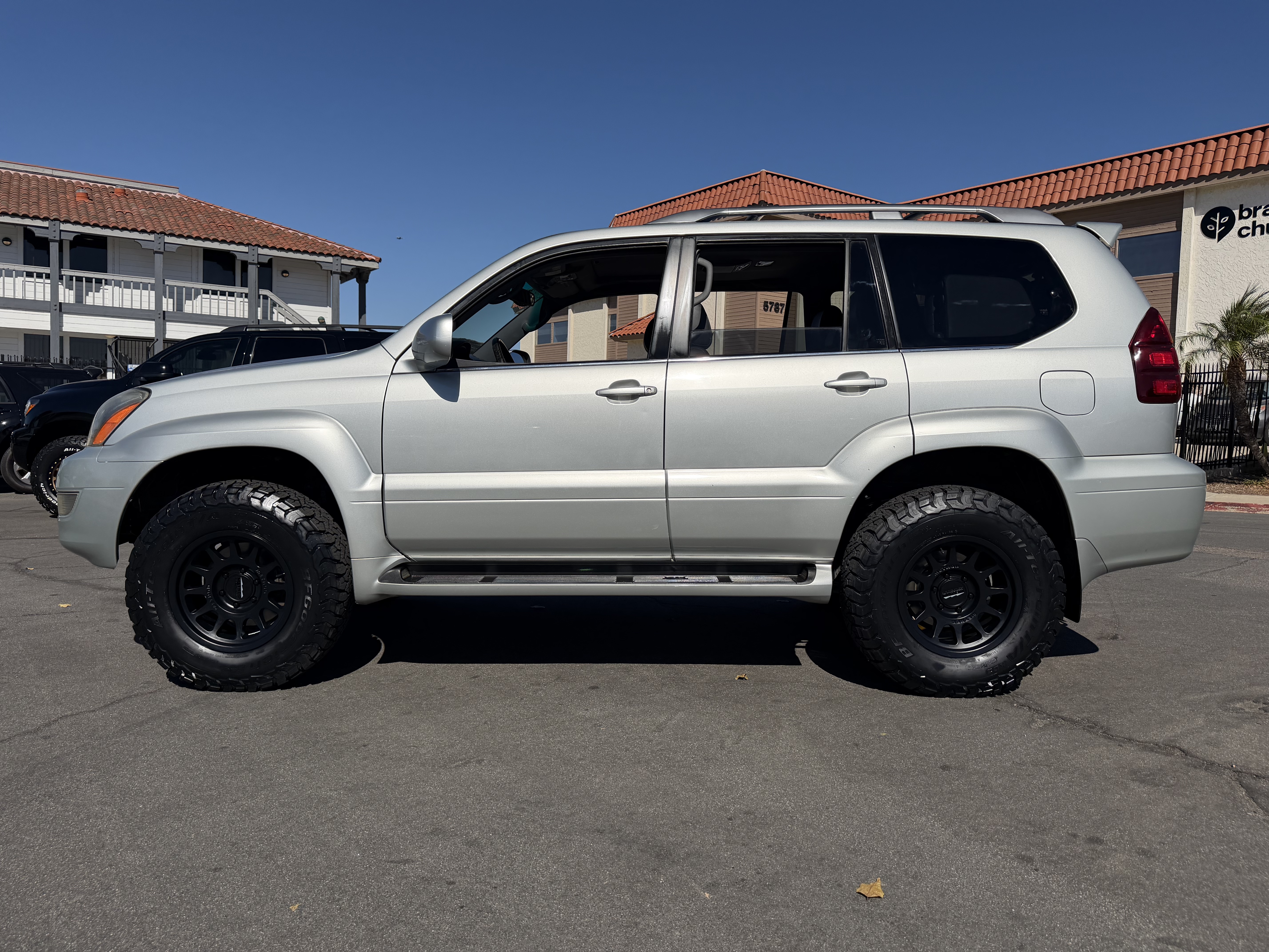 Used 2005 Lexus GX 470 w/ Sport Package AWD/4WD image 3