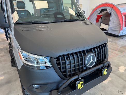 Used 2025 Mercedes-Benz Sprinter 2500 image 39