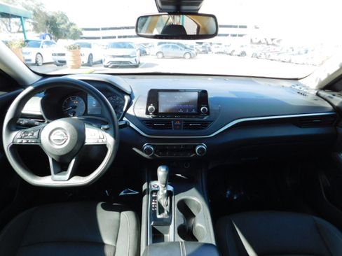 Used 2023 Nissan Altima 2.5 S FWD image 11