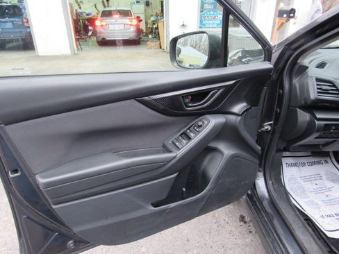 Used 2018 Subaru Crosstrek 2.0i Premium image 12