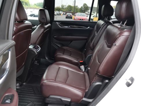 Used 2020 Cadillac XT6 Premium Luxury image 14