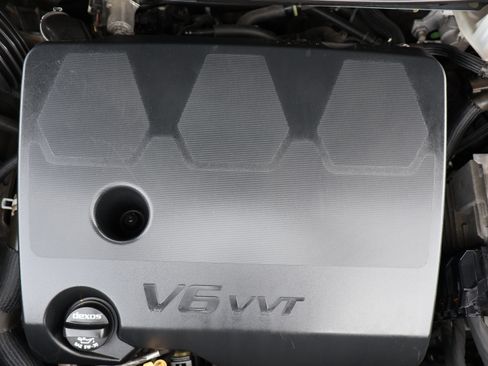 Used 2020 Chevrolet Traverse LT image 28