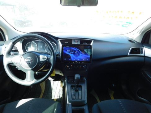 Used 2018 Nissan Sentra 1.8 S image 12