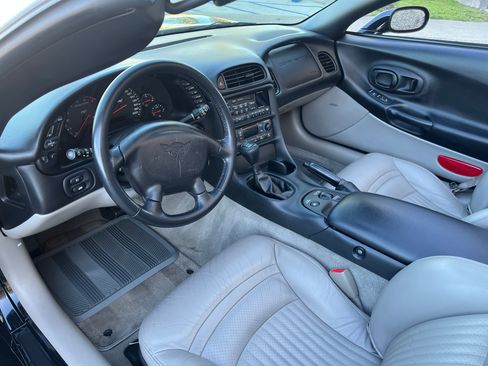 Used 2003 Chevrolet Corvette image 24