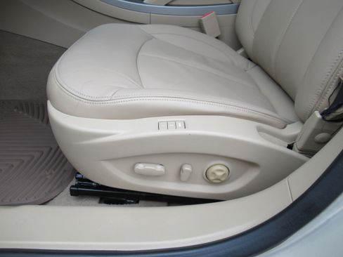 Used 2012 Buick LaCrosse Premium FWD image 21