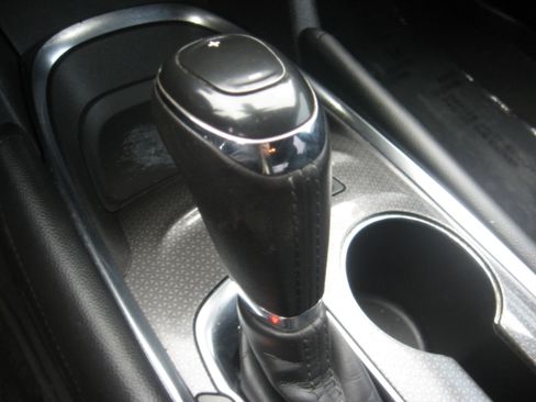 Used 2017 Chevrolet Malibu LT image 12