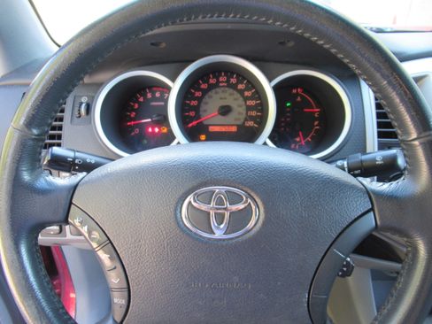 Used 2008 Toyota Tacoma TRD Off-Road image 11