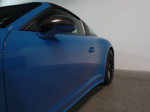 Used 2018 Porsche 911 Targa 4 GTS image 33