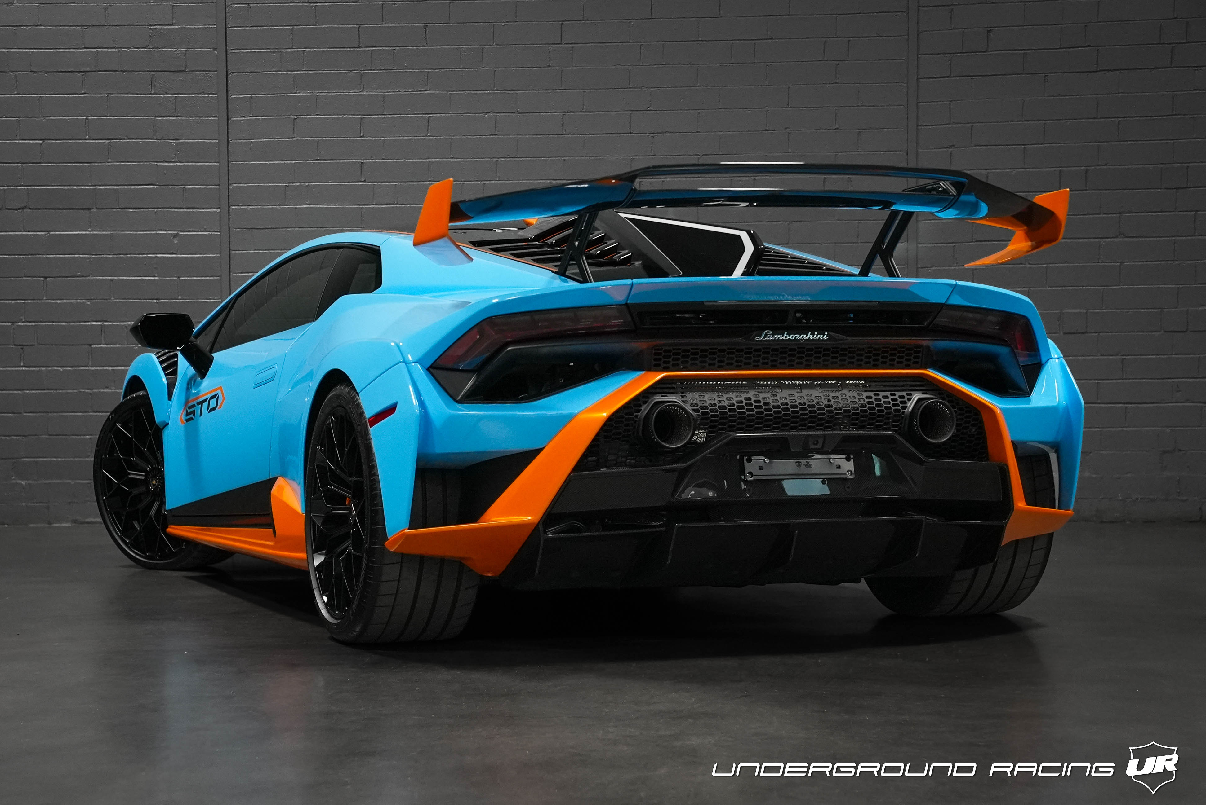 Used 2022 Lamborghini Huracan STO Coupe RWD image 8
