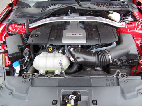 Used 2020 Ford Mustang GT Convertible RWD image 11