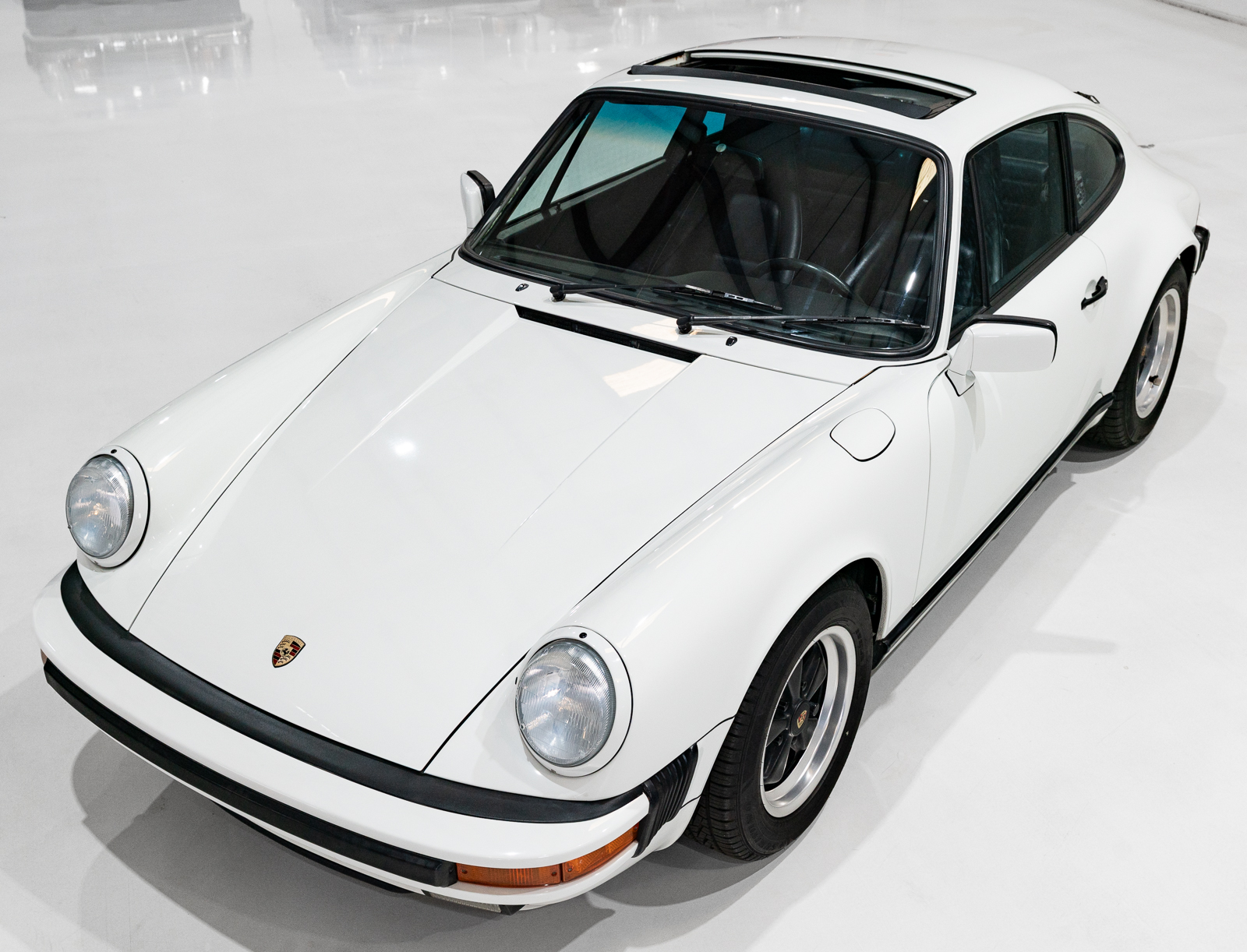 Used 1987 Porsche 911 Carrera Coupe RWD image 21