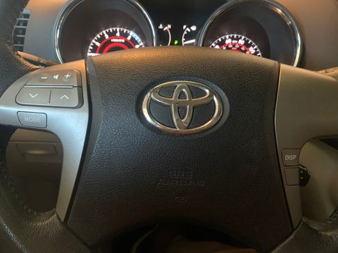 Used 2010 Toyota Highlander Sport image 17