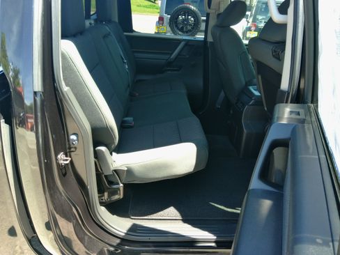 Used 2013 Nissan Titan 4x4 Crew Cab SV image 30