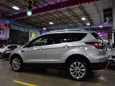 Used 2017 Ford Escape Titanium image 12