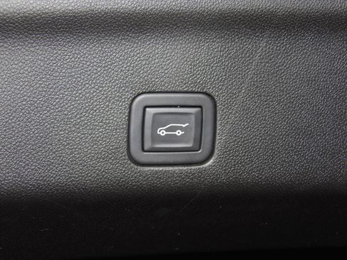 Used 2023 GMC Yukon 4WD Denali image 37