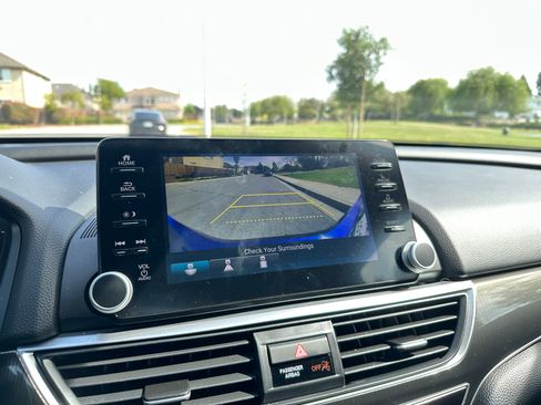 Used 2019 Honda Accord Sport image 12