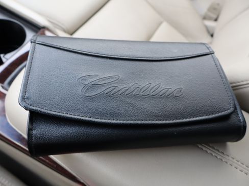 Used 2014 Cadillac XTS Luxury image 29