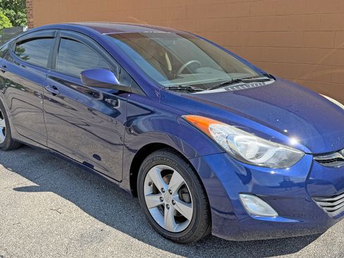 Used 2013 Hyundai Elantra Sedan FWD image 2