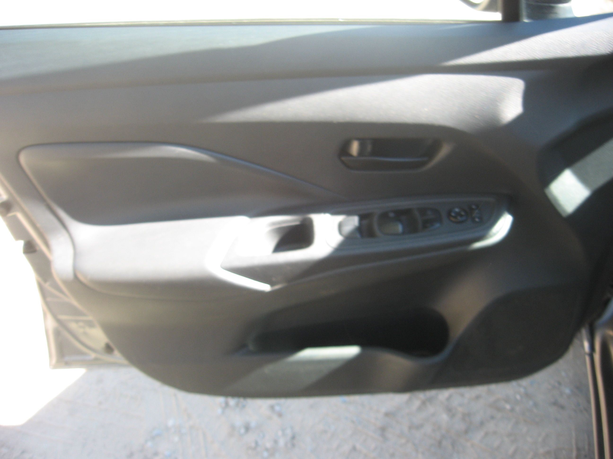 Used 2020 Nissan Versa S FWD image 8