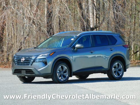 Used 2026 Nissan Rogue SV image 1