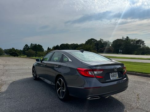 Used 2021 Honda Accord 2.0T Touring image 5