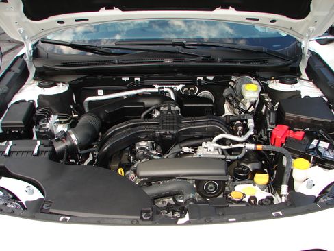 Used 2025 Subaru Outback Premium image 2