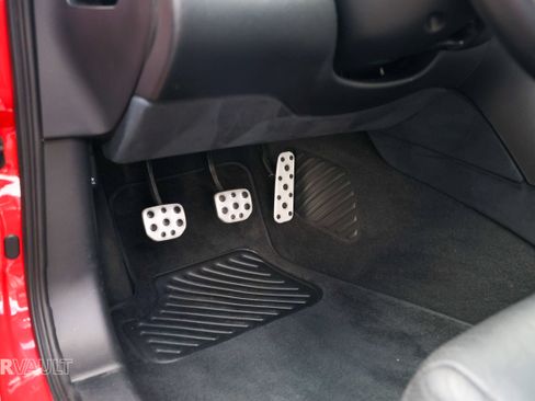 Used 2005 Pontiac GTO image 36