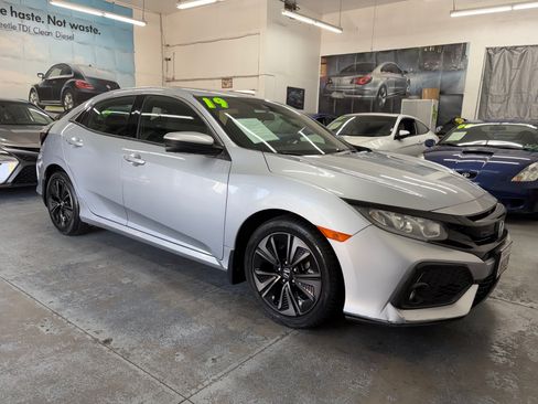Used 2019 Honda Civic EX Hatchback image 10