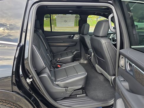 New 2026 Buick Enclave Avenir image 33