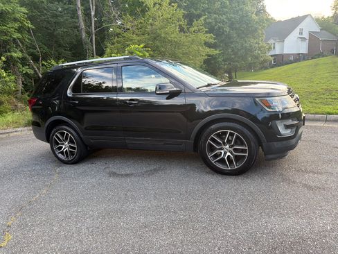 Used 2017 Ford Explorer 4WD Sport image 23