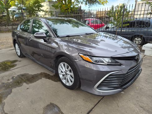 Used 2021 Toyota Camry LE image 1