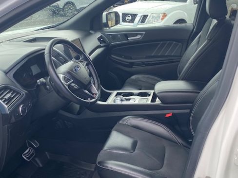 Used 2022 Ford Edge AWD ST image 17
