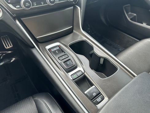 Used 2022 Honda Accord Sport image 14
