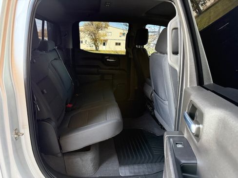Used 2020 Chevrolet Silverado 1500 4x4 Crew Cab LT image 19