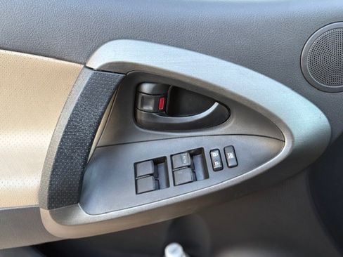 Used 2011 Toyota RAV4 Limited image 23