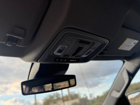 Used 2025 GMC Sierra 1500 SLT image 25