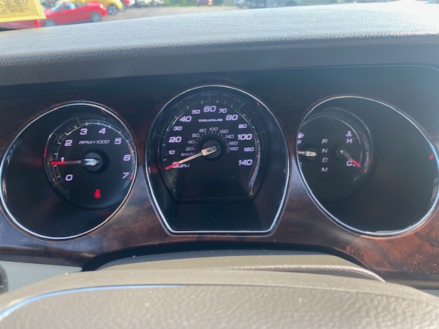 Used 2012 Ford Taurus SEL FWD image 9