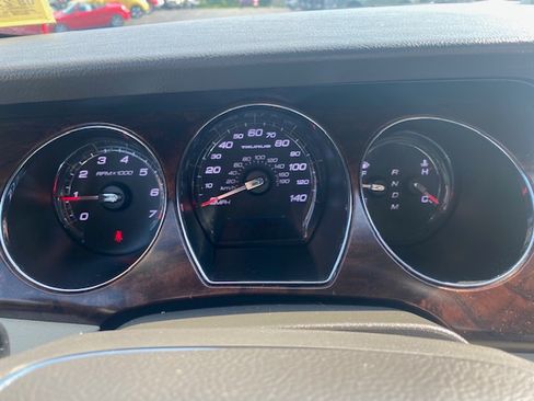 Used 2012 Ford Taurus SEL FWD image 9