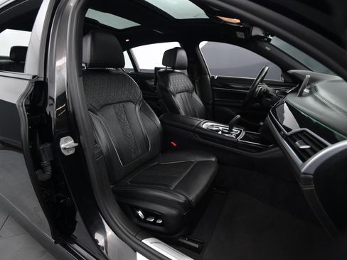 Used 2019 BMW 750i xDrive w/ Executive Package image 59