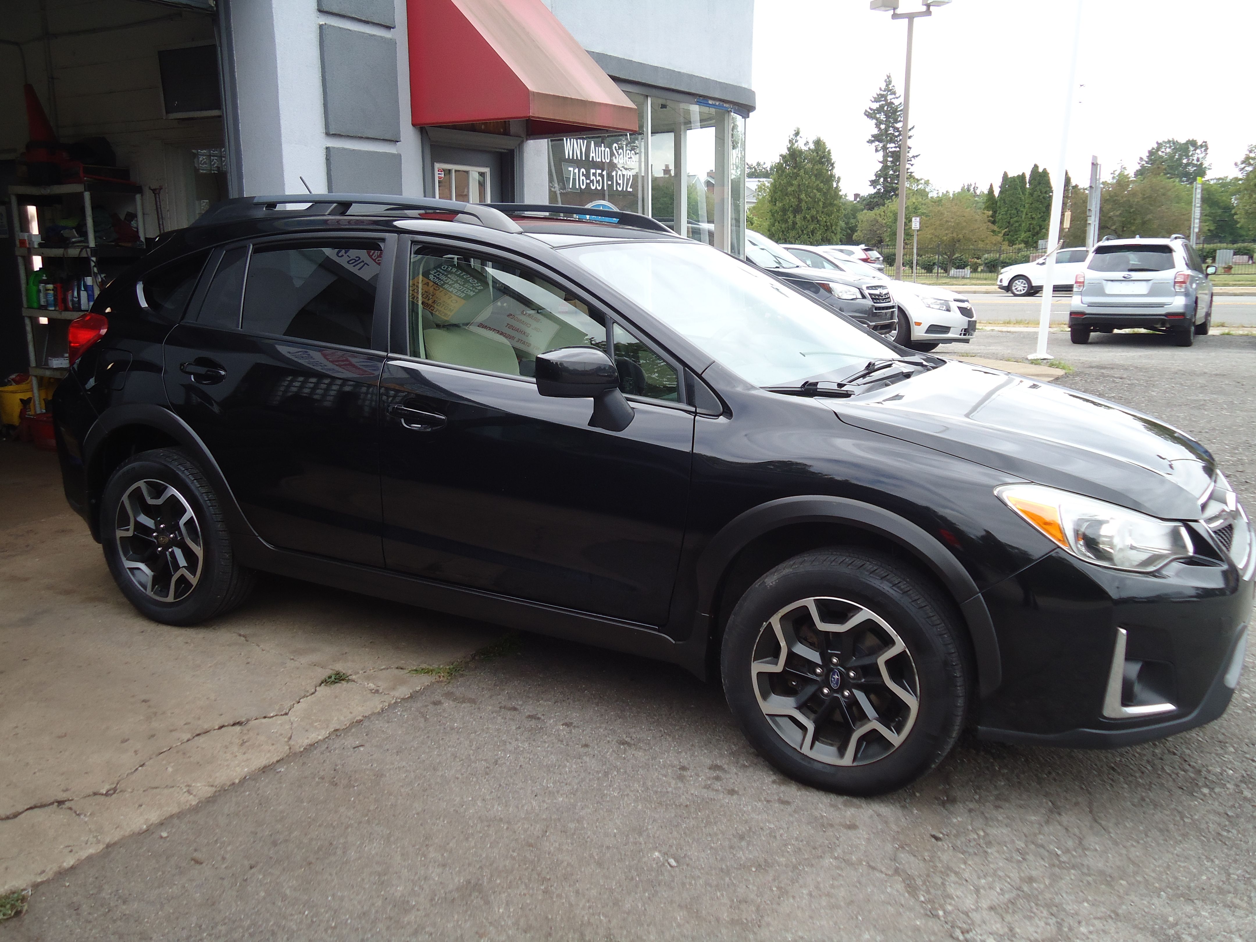 Used 2017 Subaru Crosstrek 2.0i Premium AWD/4WD image 4