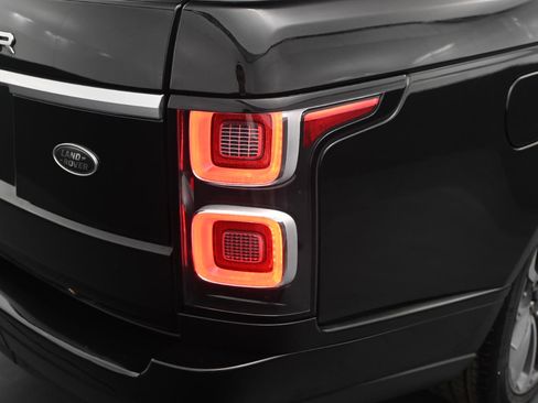 Used 2018 Land Rover Range Rover Supercharged image 14