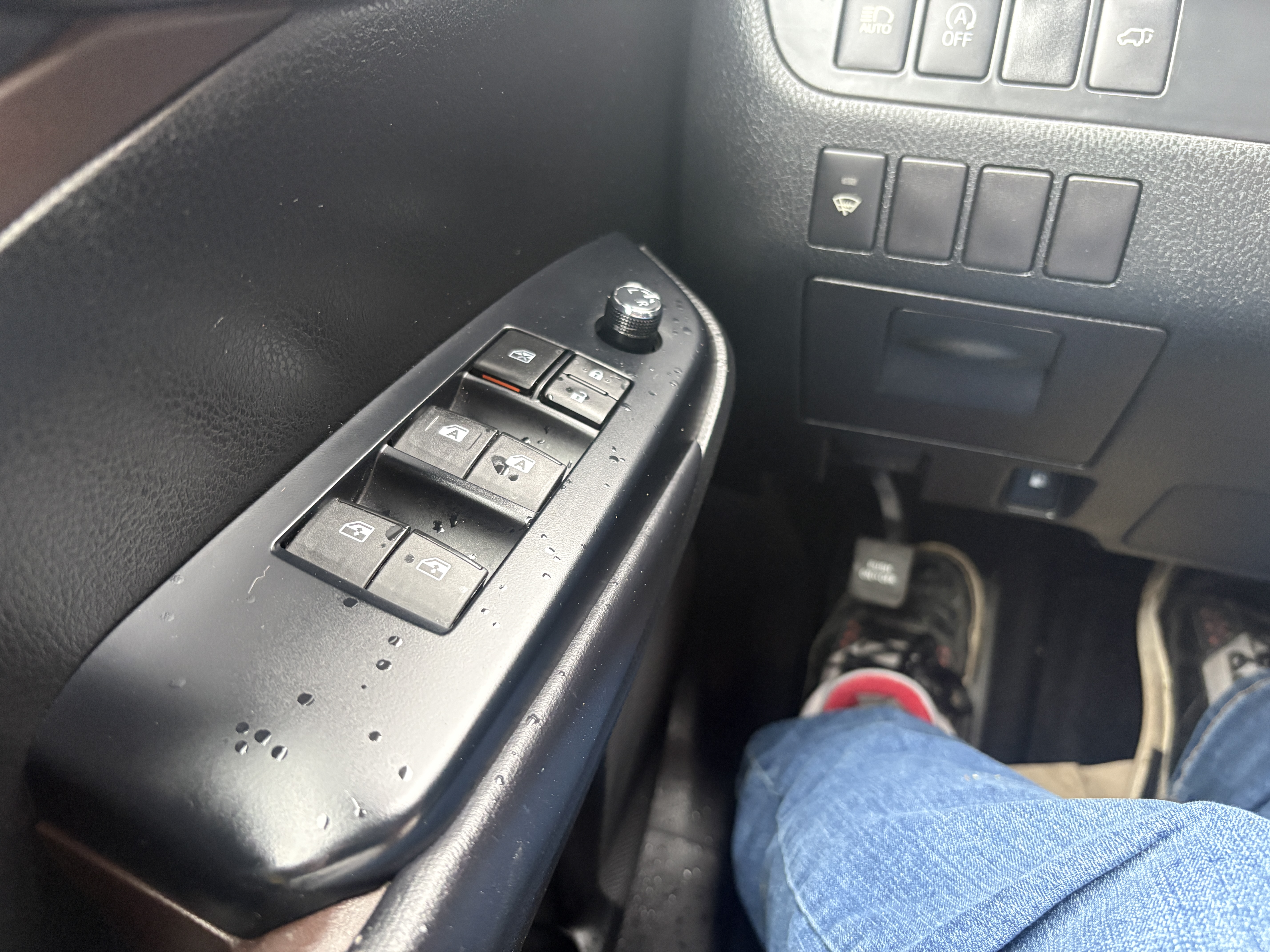 Used 2018 Toyota Highlander AWD V6 image 21