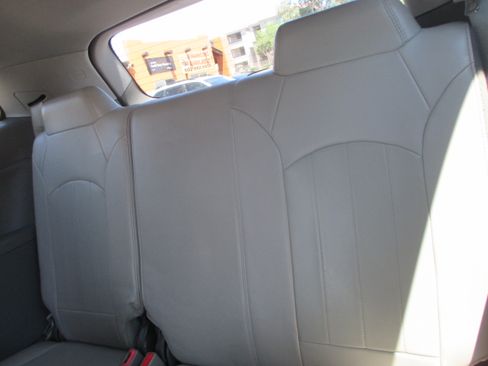 Used 2016 Chevrolet Traverse AWD LTZ image 13