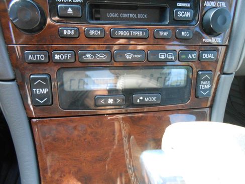 Used 2004 Toyota Avalon XLS image 14