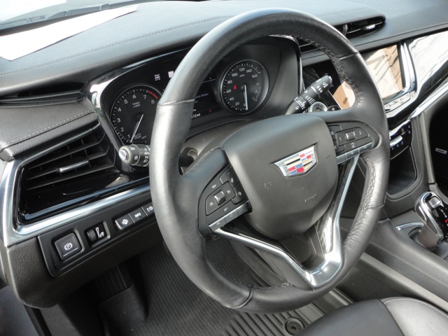 Used 2022 Cadillac XT6 AWD Premium Luxury image 15