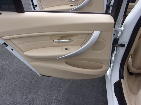 Used 2013 BMW 328i xDrive Sedan AWD/4WD image 32